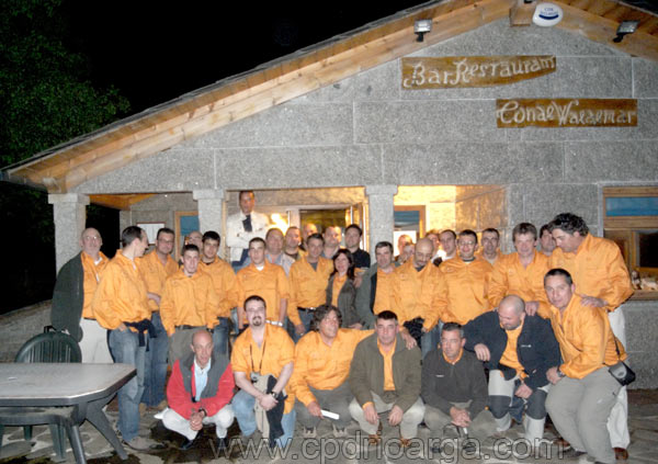 Grupo de participantes antes de la cena y entrega de trofeos grupo
