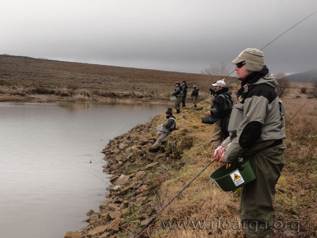 Pepe haciendo como que pesca