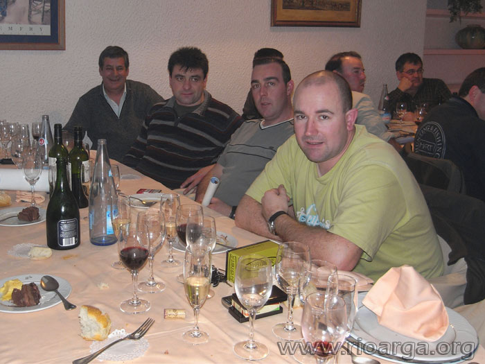 Grupo durante la cena