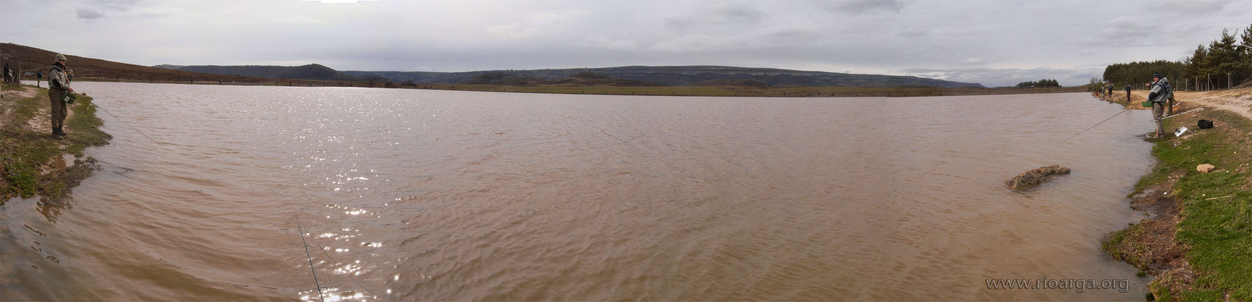 Vemos un panorama del lago en plena competici&oacute;n, pincha en el cuadradico y lo ver&aacute;s a tama&ntilde;o completo.