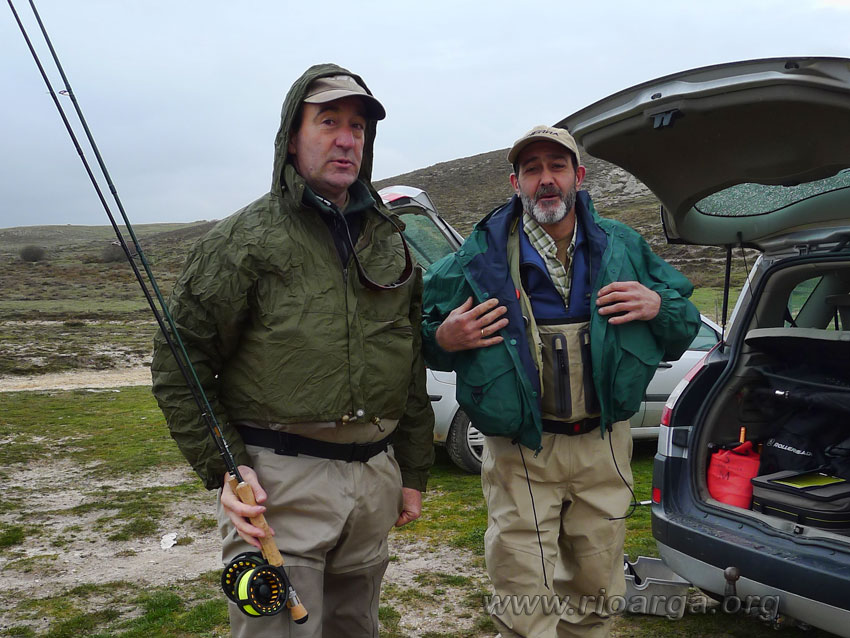 Andr&eacute;s y Mitxel prepar&aacute;ndose
