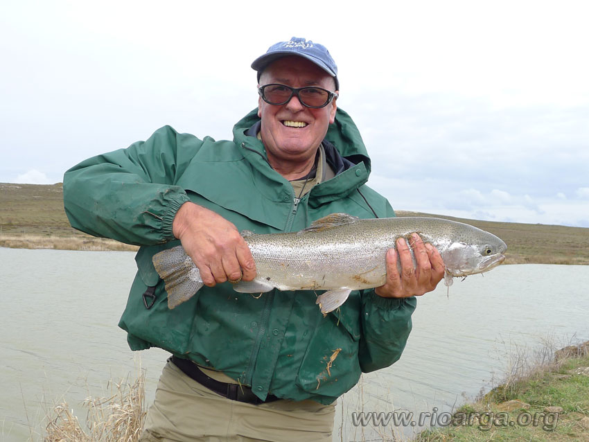 Jes&iacute;s con una de las "viejas" de 64 cm