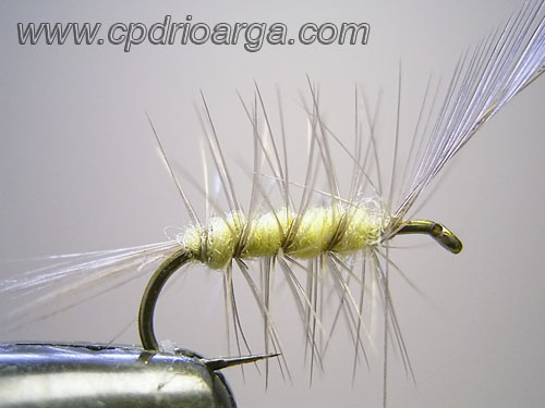 Enrollamos la pluma espaciando las vueltas 6