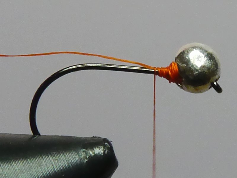 Sujetamos la bola de tungsteno