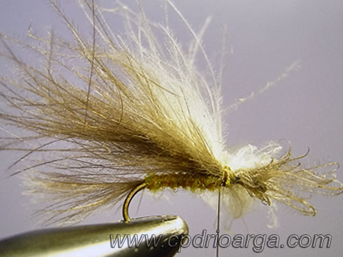 Añadimos un mechón de CDC blanco delante del anterior. 8