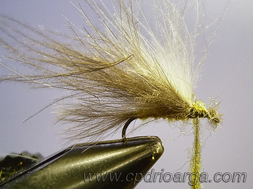 Realizamos una cabeza con el mismo antrón del cuerpo y anudamos terminando el montaje 9-2