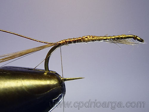 Añadimos el tinsel que nos hará de brinca. parachut3