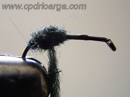 Formamos con el dubbing el abdomen. hormiga 2