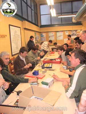 Vista de una mesa de montaje montando2